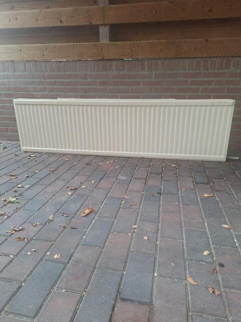 Radiatoren inclusief beugels en thermostaatknop, Doe-het-zelf en Verbouw, Verwarming en Radiatoren, Gebruikt, Radiator, 800 watt of meer