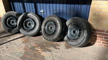 Winterbanden (oa Renault ) voor kratje bier beschikbaar voor biedingen