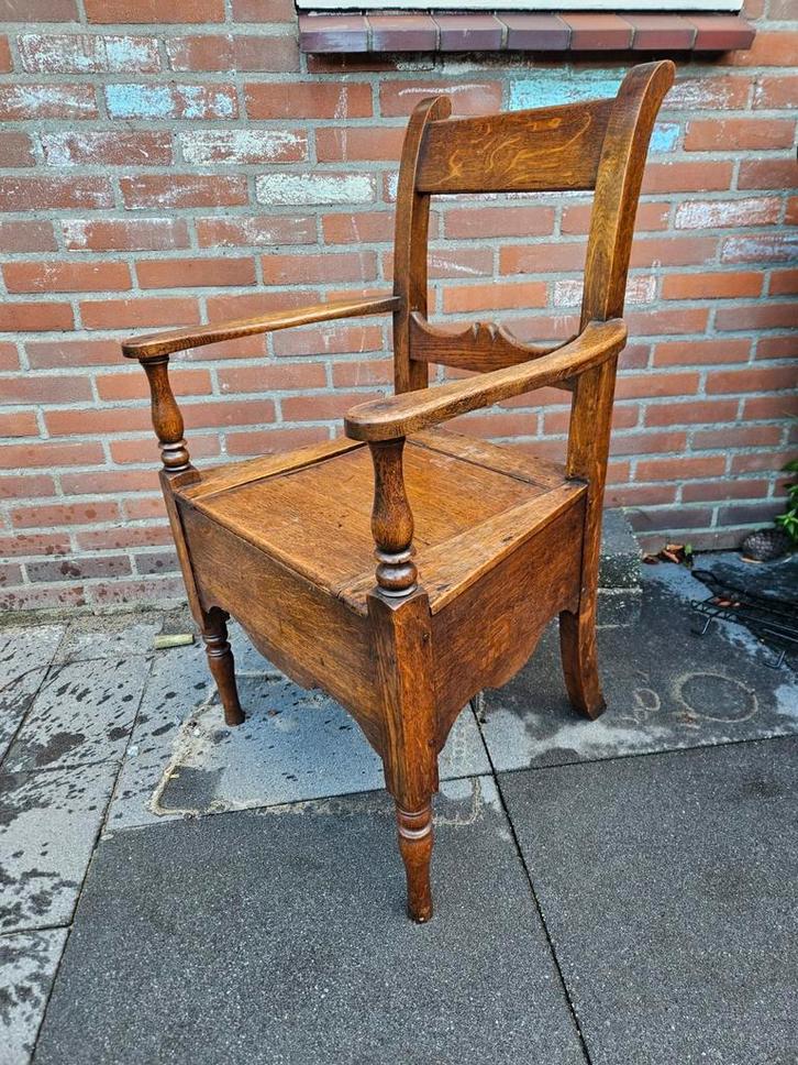 Antieke Engelse Eiken po-stoel, ca. 1800, Antiek en Kunst, Antiek | Meubels | Stoelen en Banken, Ophalen