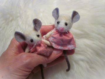 Baby tweeling muisjes van viltwol - 7cm - muizenhuis  blythe beschikbaar voor biedingen