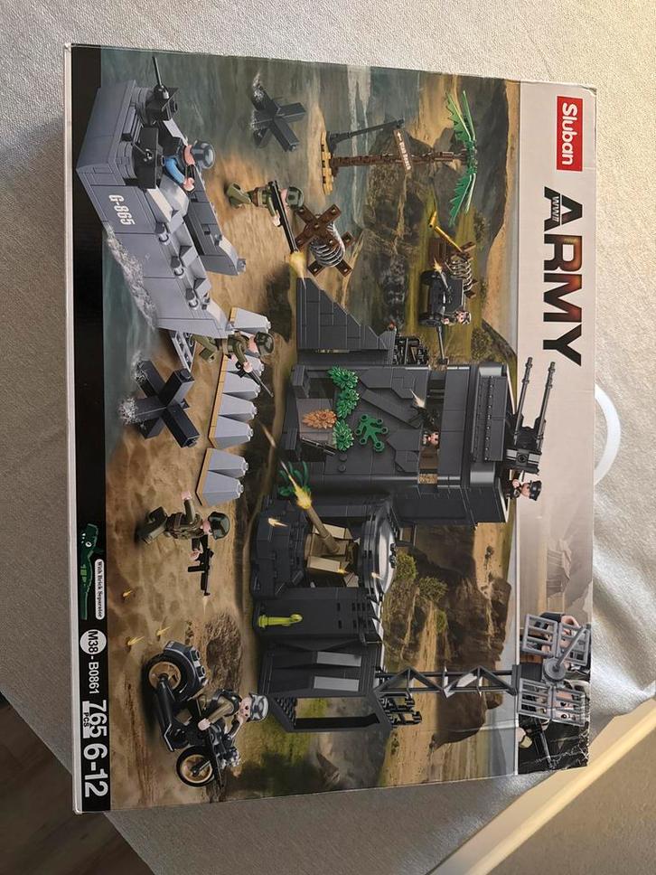 Sluban Army Set - Utah Beach - 765 stuks, Kinderen en Baby's, Speelgoed | Bouwstenen, Zo goed als nieuw, Ophalen