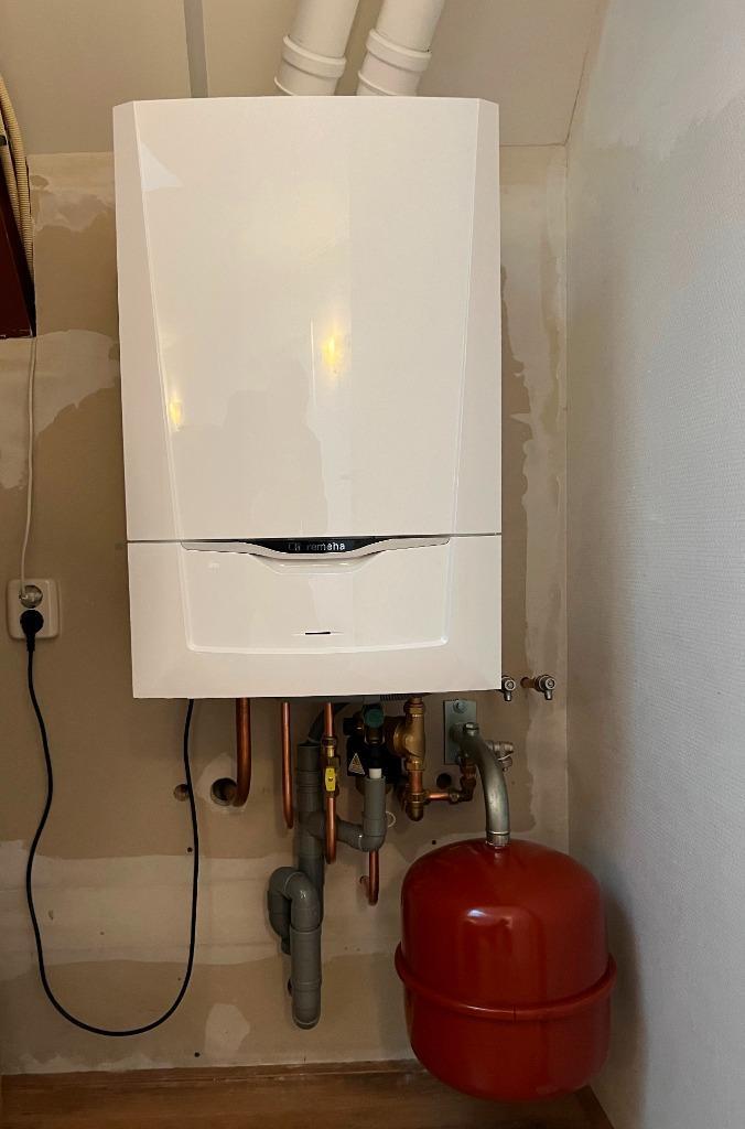 Remeha Calenta Ace 28C 2023, Doe-het-zelf en Verbouw, Verwarming en Radiatoren, Zo goed als nieuw, Cv-ketel of Combi-ketel, 800 watt of meer