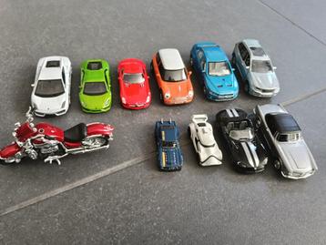 Verzameling speelgoed auto's leuk voor kids en verzamelaars beschikbaar voor biedingen