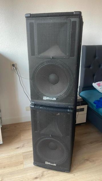 Elektro Voice tops beschikbaar voor biedingen