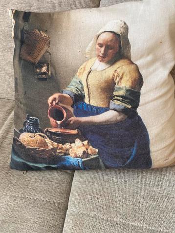 Kussen Melkmeisje beschikbaar voor biedingen