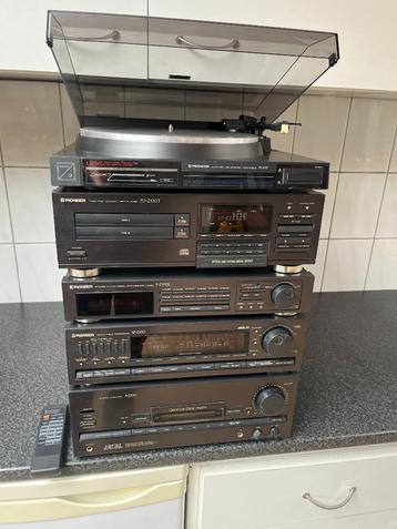 Pioneer stereo toren , set met versterker , platenspeler .EQ