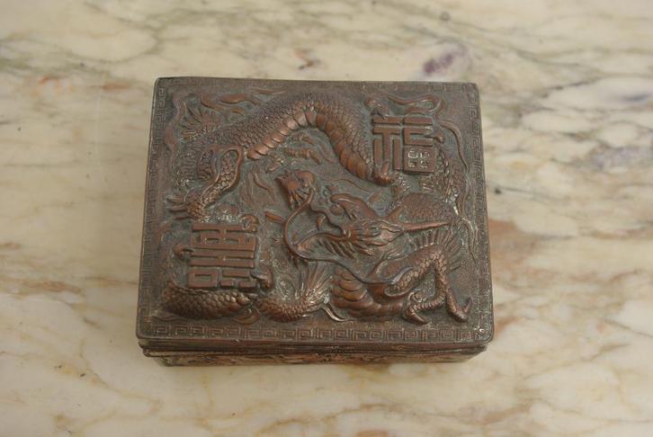 Draken doos / Fo stempel, Antiek en Kunst, Kunst | Beelden en Houtsnijwerken, Ophalen of Verzenden