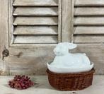 Frans wit porseleinen paté terrine konijn op mandje, Antiek en Kunst, Ophalen of Verzenden