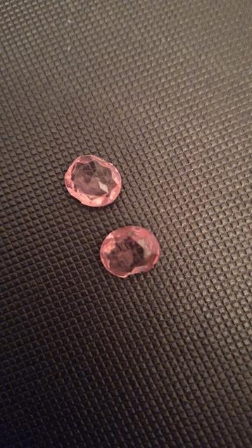 Twee Roze Edestenen beschikbaar voor biedingen