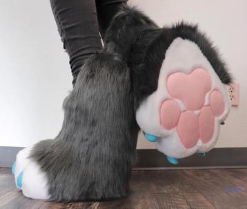 100 euro feetpaw commision beschikbaar voor biedingen