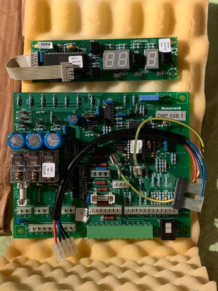 Vaillant/ Ferroli.  DIV C.V Printplaten N in Doos!!, Doe-het-zelf en Verbouw, Verwarming en Radiatoren, Nieuw, 800 watt of meer