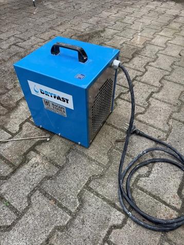 Te koop elektrische heater 3000 W beschikbaar voor biedingen