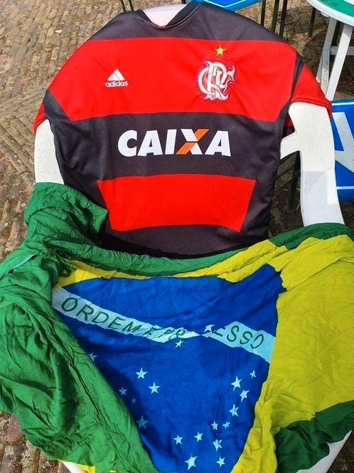 Flamengo shirt Ronaldinho 9 + Brazilie vlag IN 1 KOOP, Verzamelen, Sportartikelen en Voetbal, Shirt, Ophalen