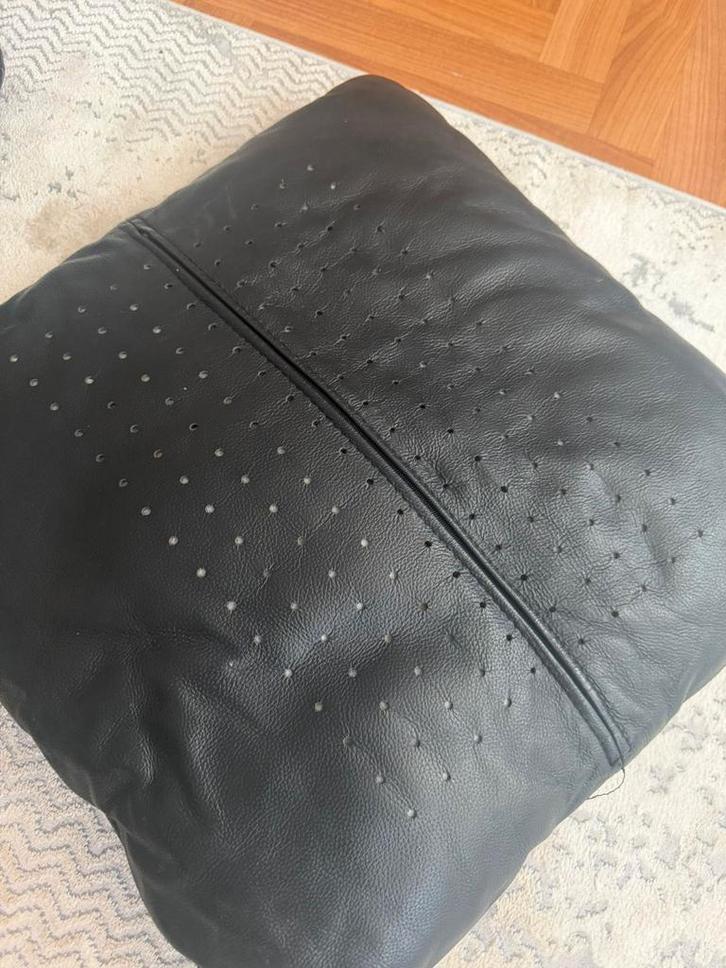 Echt Lederen  Montel Kussens - Stijlvol en Comfortabel, Huis en Inrichting, Woonaccessoires | Kussens, Zo goed als nieuw, Zwart