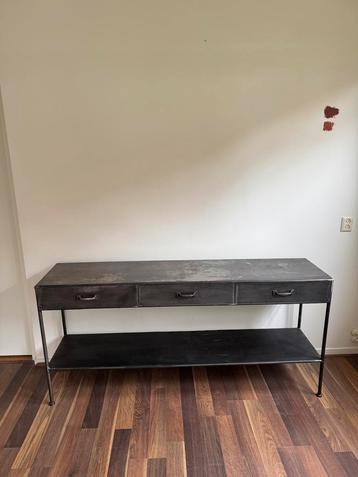 Industriëel metalen dressoir met 3 lades