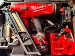 Milwaukee M18 Fuel Nagelpistool met  2 Accu’s en Lader, Ophalen, Zo goed als nieuw