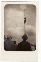 Fotokaart mastklimmen Koninginnedag spelen ?, Ongelopen, 1920 tot 1940, Verzenden