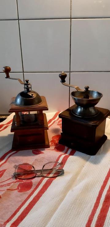 Koffiebonenmaler uit oma's tijd beschikbaar voor biedingen