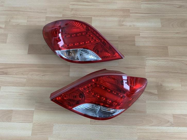 achterlicht set peugeot 207 hatchback met LED 2006 tot 2014, Auto-onderdelen, Verlichting, Peugeot, Gebruikt, Ophalen of Verzenden