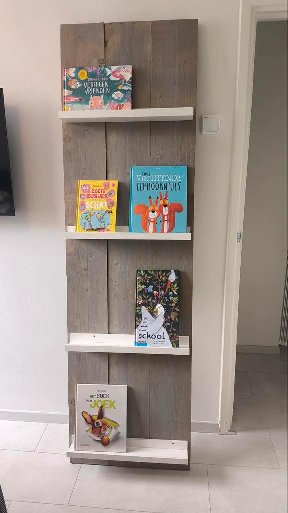 Boekenkast kinderkamer, Huis en Inrichting, Kasten | Boekenkasten, Zo goed als nieuw, 50 tot 100 cm, 200 cm of meer, Minder dan 25 cm