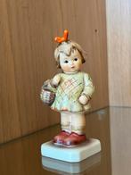 Hummel beeldje 479 I brought you a gift, Verzamelen, Ophalen of Verzenden, Zo goed als nieuw, Hummel