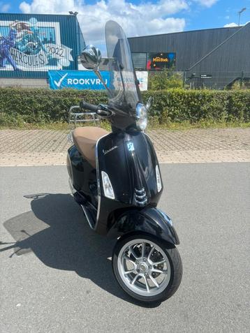 Vespa Primavera 2020 beschikbaar voor biedingen