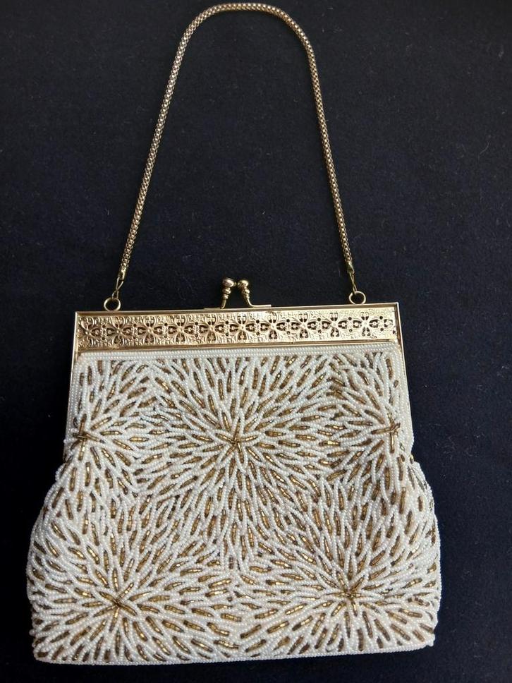 Vintage Avondtasje met Kralen Bloemmotief, Sieraden, Tassen en Uiterlijk, Tassen | Damestassen, Gebruikt, Avondtasje, Wit, Ophalen of Verzenden