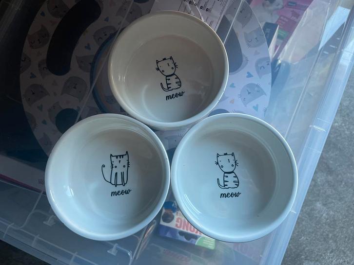 Katten voerbak of drinkbak, Dieren en Toebehoren, Hondenvoerbakken en Drinkbakken, Zo goed als nieuw, Ophalen of Verzenden