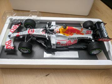 Verstappen 1:18 Turkish GP 2021‑model (white arigato livery) beschikbaar voor biedingen