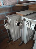 Radiatoren met ophangbeugels en thermostaatkraan (diverse), Ophalen, 30 tot 80 cm, Gebruikt, Radiator