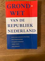 Grondwet van de Republiek Nederland, Ophalen of Verzenden, Gelezen, Politiek en Staatkunde, Nederland