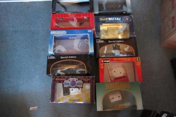 10 x Diverse Lege dozen  automodellen 1;18  beschikbaar voor biedingen