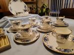Te koop: Royal Albert servies Moonlight Rose 6 sets 25 delen, Antiek en Kunst, Ophalen of Verzenden
