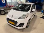 Peugeot 107 1.0 12V E-vti 68PK 3DR 2012 Wit, Auto's, Peugeot, Voorwielaandrijving, Stof, 4 stoelen, Origineel Nederlands