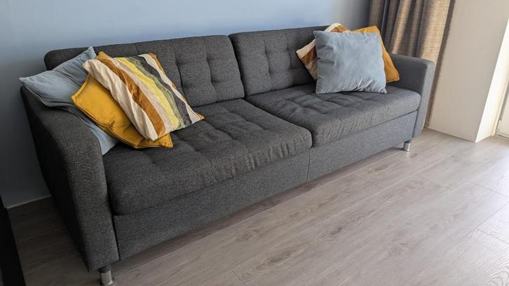 IKEA LANDSKRONA 3-zits slaapbank, Gunnared donkergrijs/hout, Huis en Inrichting, Banken | Bankstellen, Zo goed als nieuw, Rechte bank