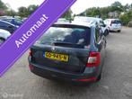 Skoda Octavia Combi 1.6 TDI Elegance Businessline, Auto's, Euro 5, Stof, Gebruikt, Zwart