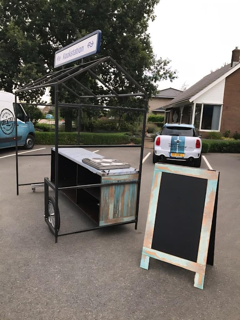 Uitgifte bar huren! - Mobiele keuken met kookplaat te huur!, Hobby en Vrije tijd, Feestartikelen | Verhuur, Verzenden, Gebruikt