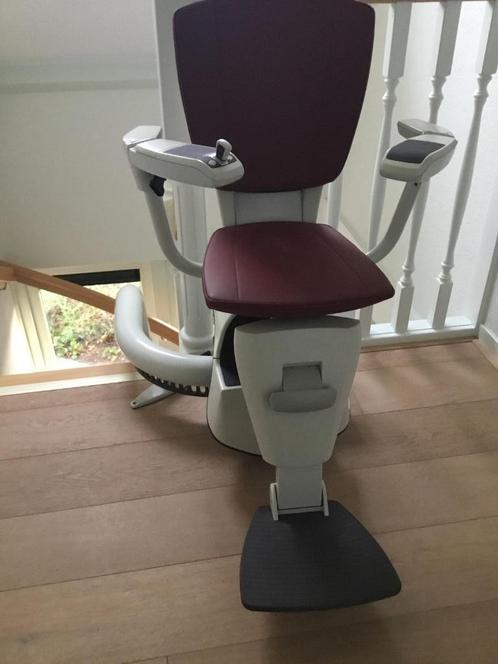 Traplift Swing type flow 2 - ThyssenKrupp Monoliften, Diversen, Trapliften, Gebruikt, Met bocht, Ophalen