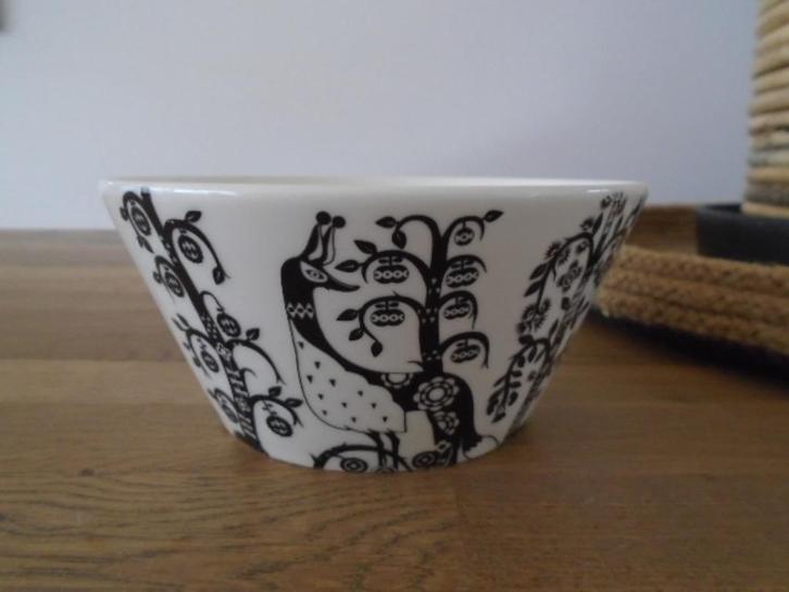Iittala Taika bowl black, witte-zwarte kom, schaaltje 600 ml, Huis en Inrichting, Keuken | Servies, Zo goed als nieuw, Kom(men)