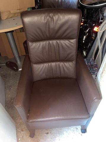 Zeer nette set van 4 donkerbruine leren stoelen te koop! beschikbaar voor biedingen