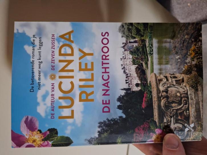 Lucinda Riley - De nachtroos, Boeken, Literatuur, Zo goed als nieuw, Amerika, Ophalen of Verzenden