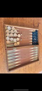 Backgammon-echt hout is ., Een of twee spelers, Ophalen of Verzenden, Zo goed als nieuw