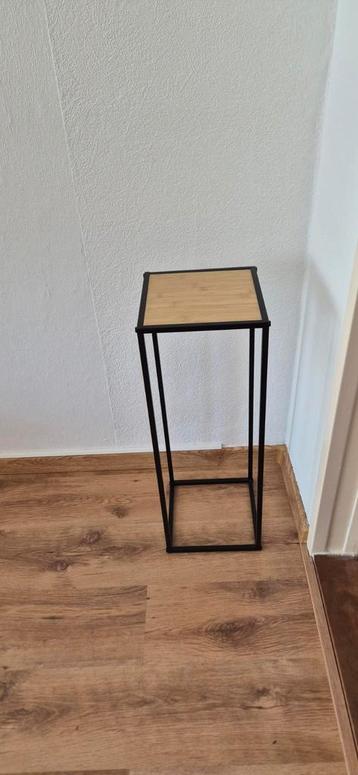 Vierkante plantentafel ijzer/hout - 70cm hoog beschikbaar voor biedingen