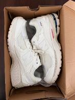 New Balance 2002R Maat 45 valt als 44, Kleding | Heren, Schoenen, Ophalen of Verzenden, Nieuw, Wit
