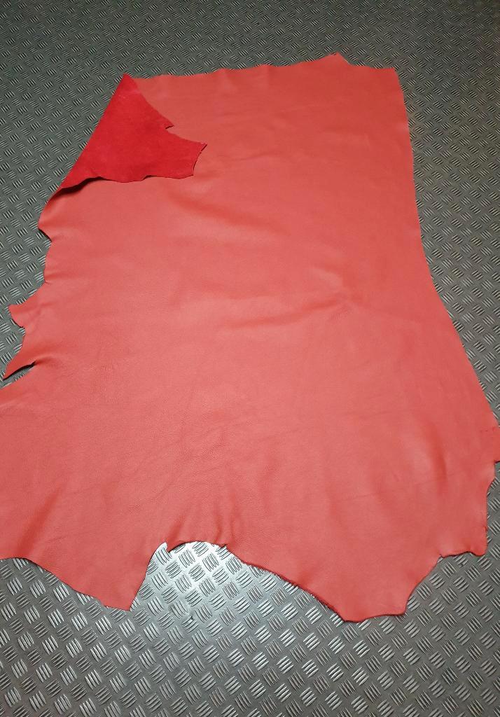 Rund - Leer Red(zie omschrijving!), Hobby en Vrije tijd, Stoffen en Lappen, Nieuw, Leer of Kunstleer, 30 tot 120 cm, 30 tot 200 cm