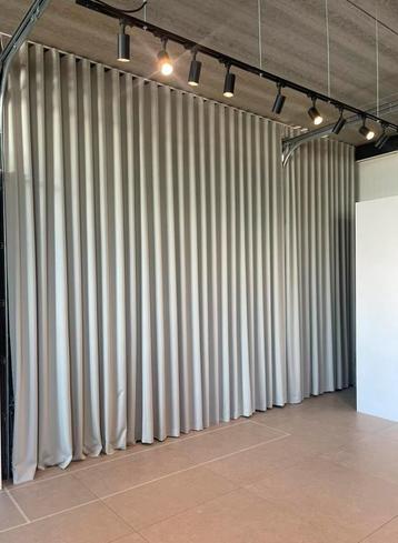 Tochtwerend beige satijn verduisterende gordijnen op maat beschikbaar voor biedingen