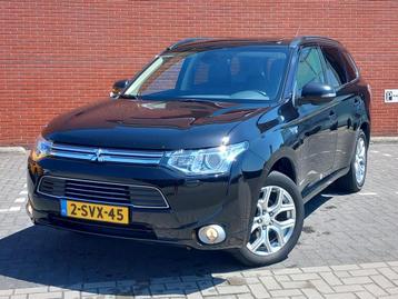 MITSUBISHI Outlander 2.0 PHEV 4WD Automaat 5P Instyle+ Panor beschikbaar voor biedingen