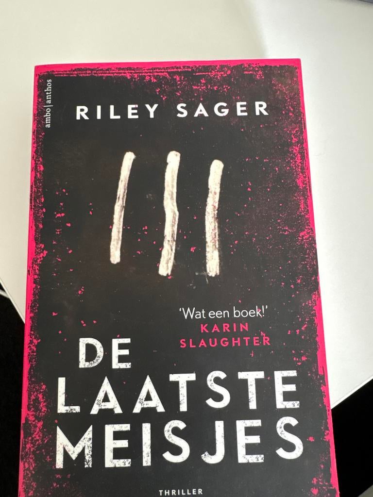 De Laatste Meisjes - Riley Sager Thriller, Ophalen of Verzenden, Zo goed als nieuw