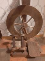 Mooi louet spinnewiel met  nieuwe lager haakjes en tramverb., Ophalen, Refurbished, Spinnewiel