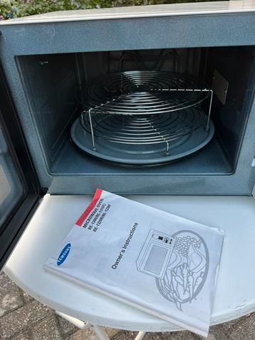 Combimagnetron Samsung, incl accessoires beschikbaar voor biedingen